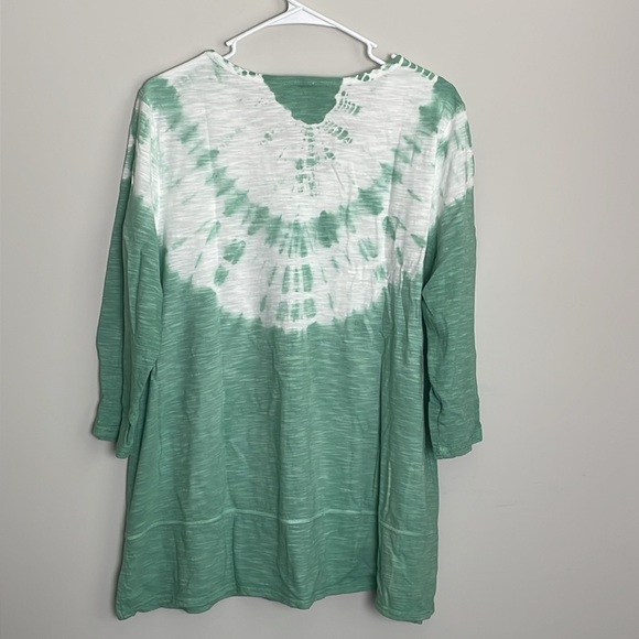Chico’s Green & White 3/4 Sleeve V-Neck Tie Dye Marble Wash Hem Slit Tunic- L - Picture 2 of 13